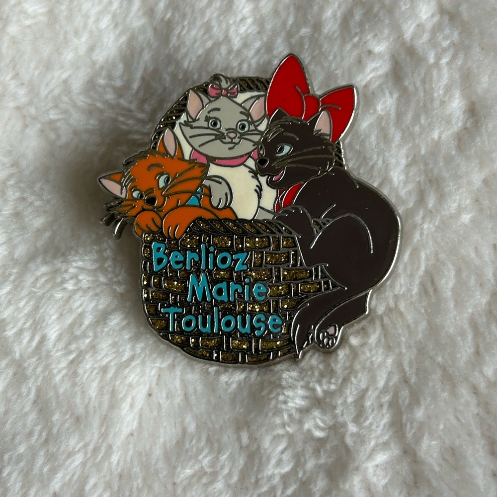 Disneys Aristocats Kittens Pin